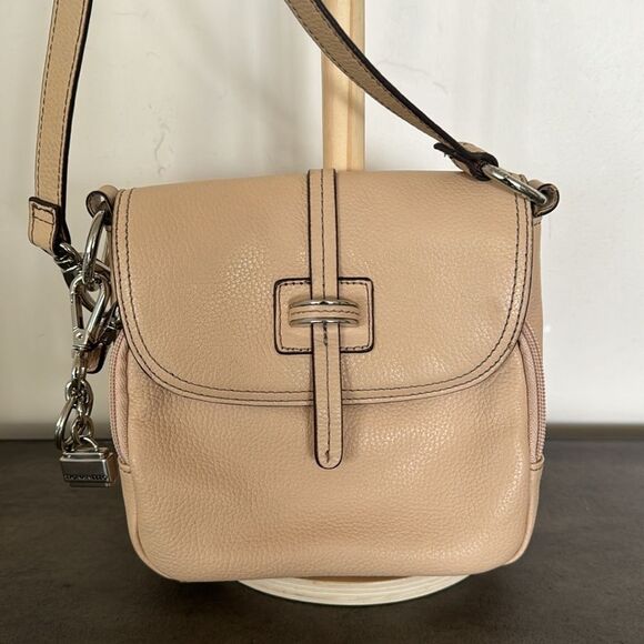 Tignanello Cream Pebbled Leather Crossbody Built in Wallet Shoulder Bag Travel - Picture 2 of 14